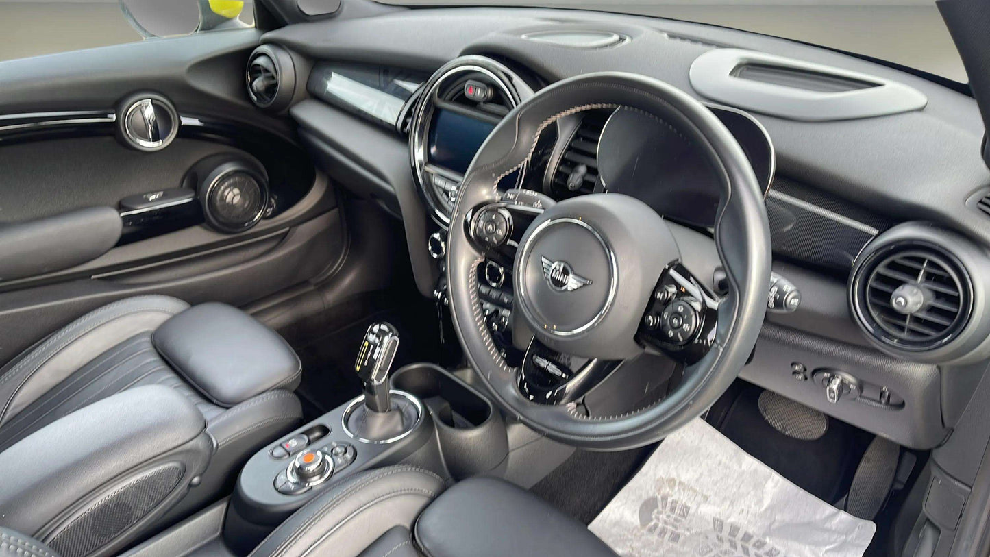 Mini Electric Hatchback Cooper SE Level 3