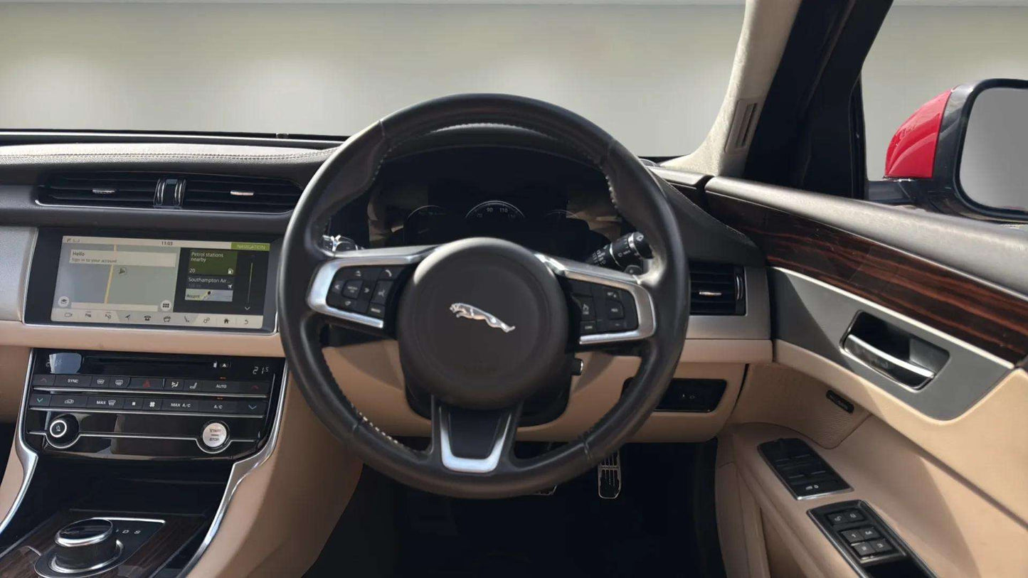 Jaguar XF 2.0 D180 Prestige Automatic
