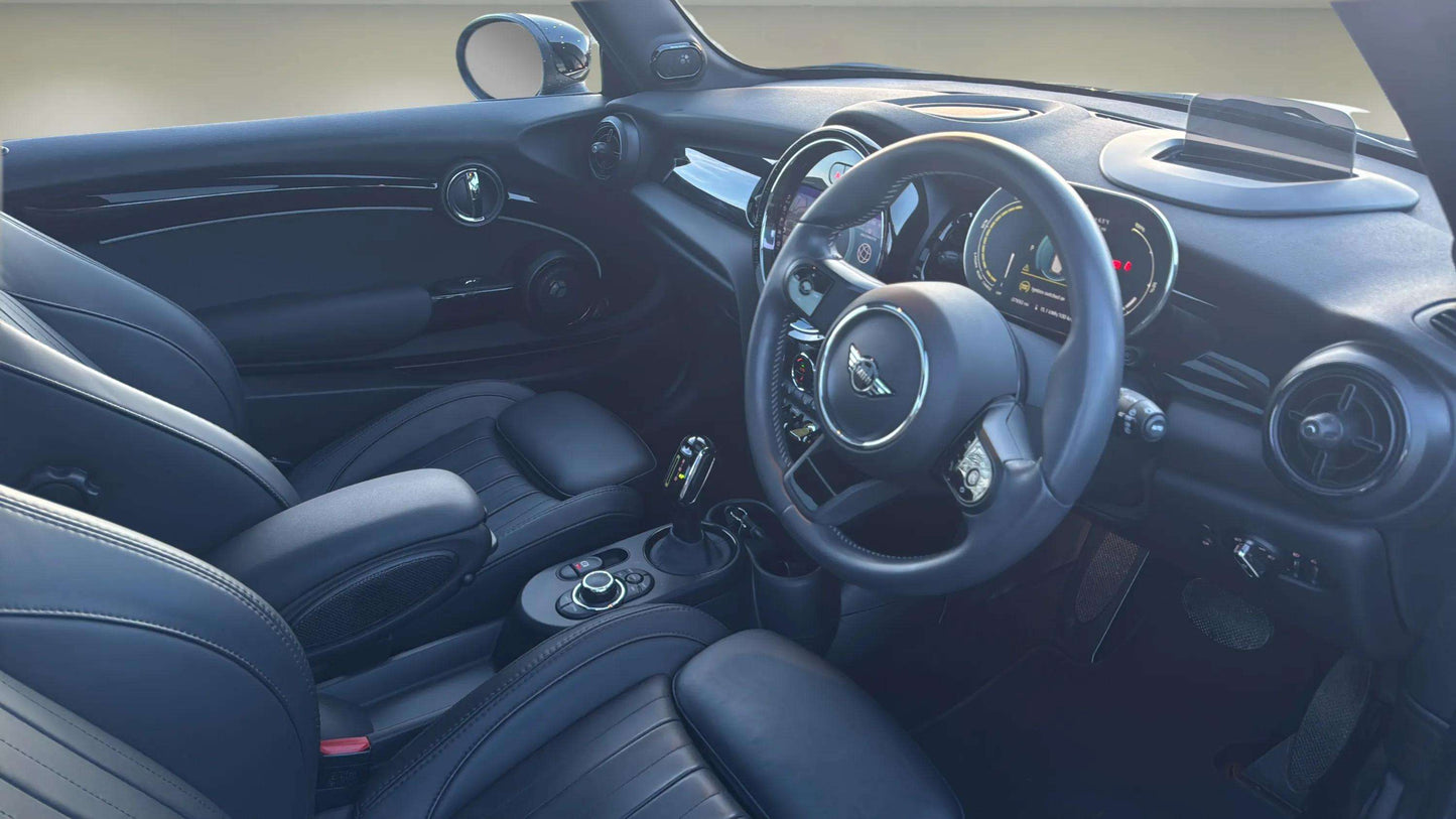 Mini Electric Hatchback Cooper SE Level 3