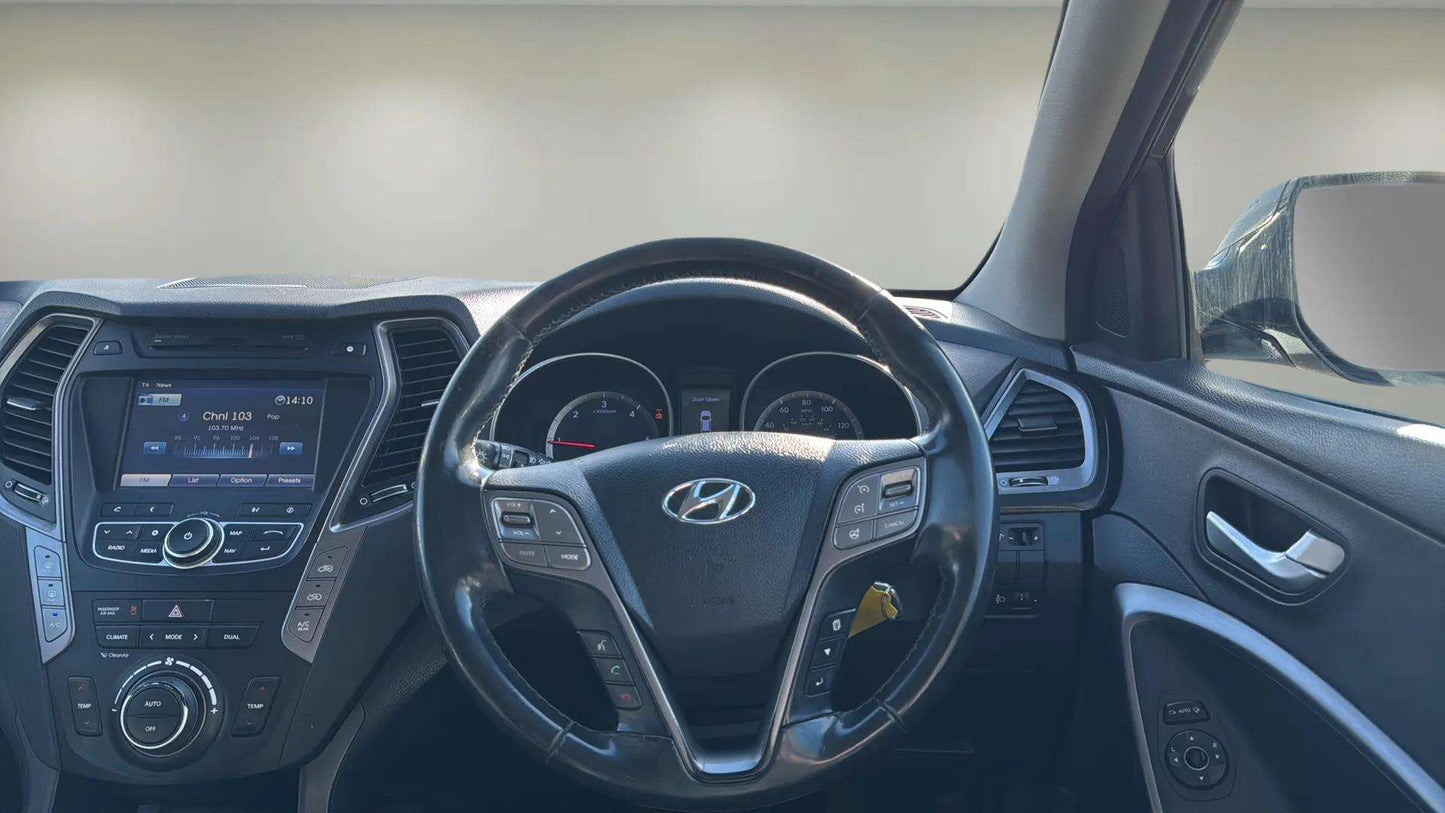 Hyundai Santa Fe 2.2 CRDI Blue Drive Premium 4WD 6 Speed Manual 7 Seater