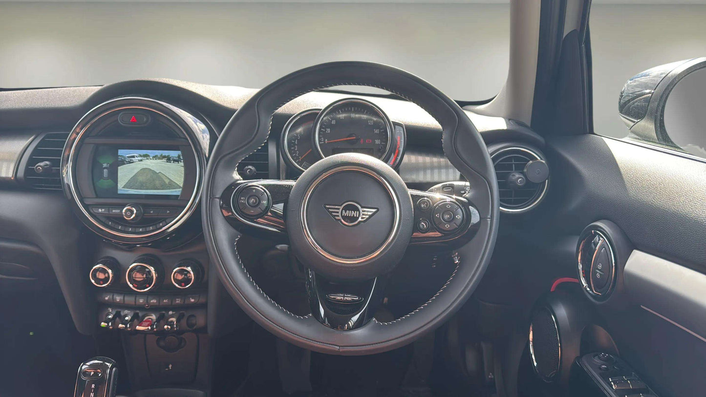 Mini Hatchback 1.5 Cooper Exclusive II 5-Door Automatic (Comfort/Nav)