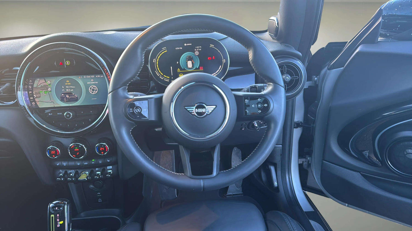 Mini Electric Hatchback Cooper SE Level 3