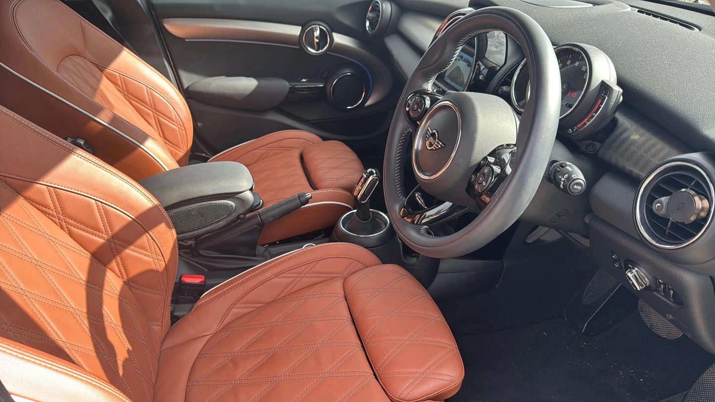 Mini Hatchback 1.5 Cooper Exclusive II 5-Door Automatic (Comfort/Nav)