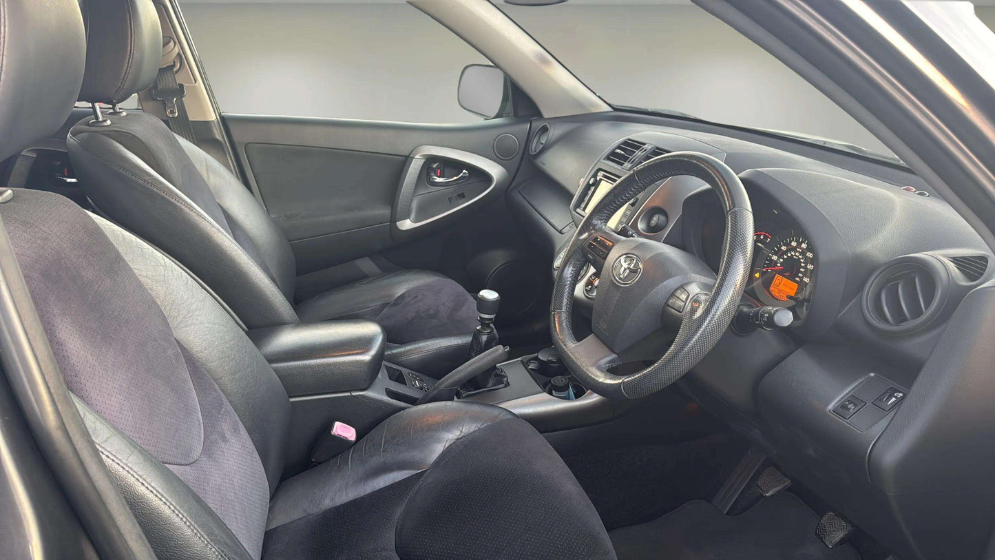 Toyota Rav 4 2.2 XT-R 4WD 6 Speed Manual