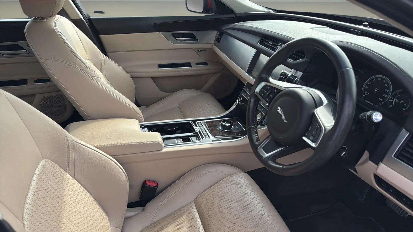 Jaguar XF 2.0 D180 Prestige Automatic