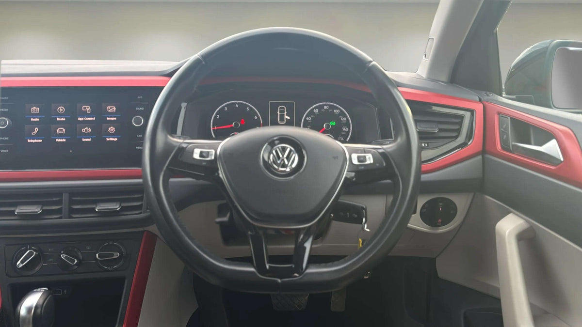 Volkswagen Polo 1.0 TSI Beats DSG 5 Door